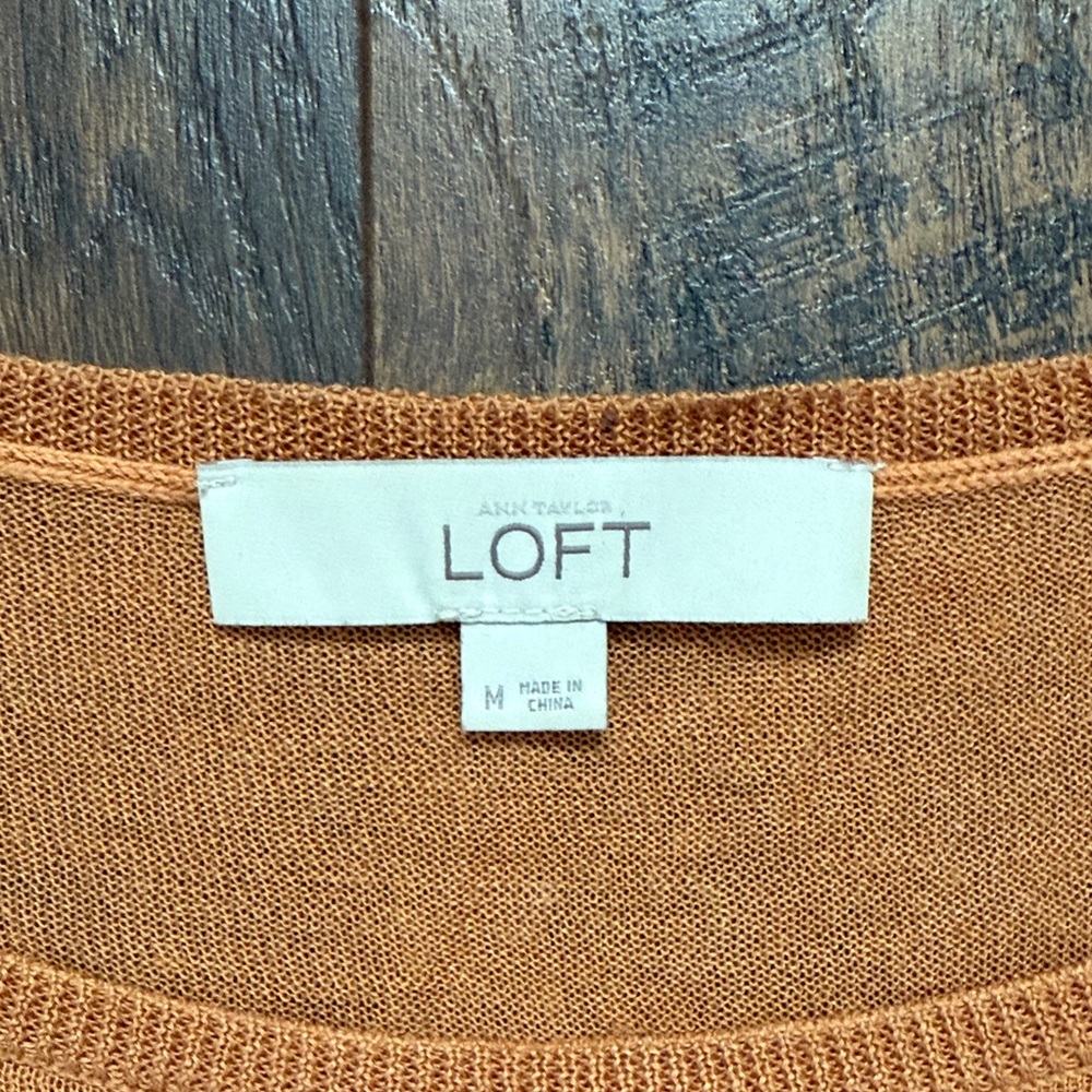 LOFT Women's Tan and Pink Short Sleeve Lightweight Sweater - Picture 2 of 3